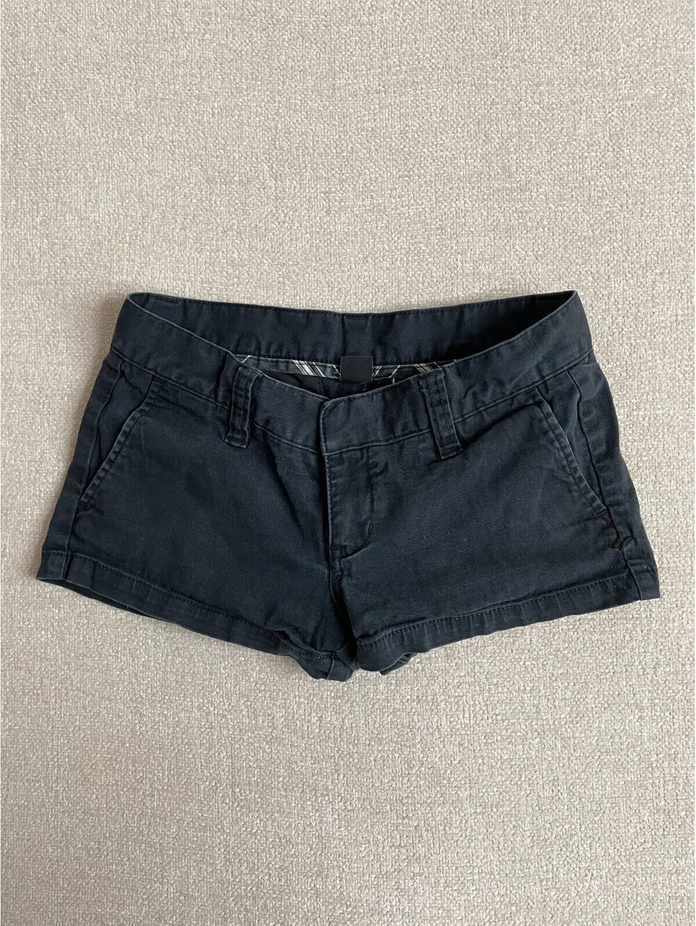 Hurley Womens Black Chino Mini Shorts Size 1 Low Rise Cuffed